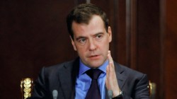 Медведев велел атаковать «норы террористов» Медведев велел атаковать «норы террористов»